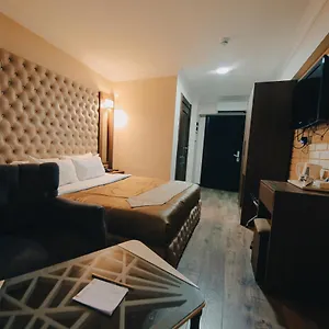 Red Otel